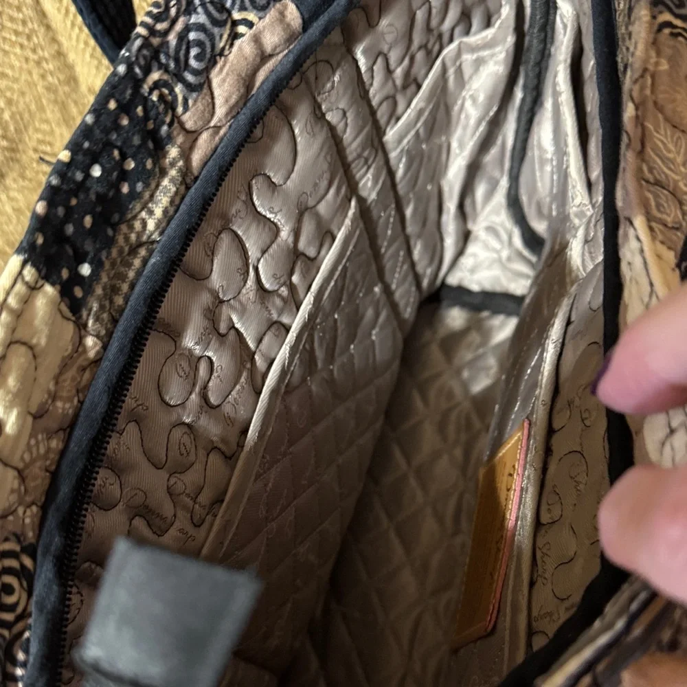 Elegant Patchwork Tote Bag in Navy and Beige - Picture 6 of 6